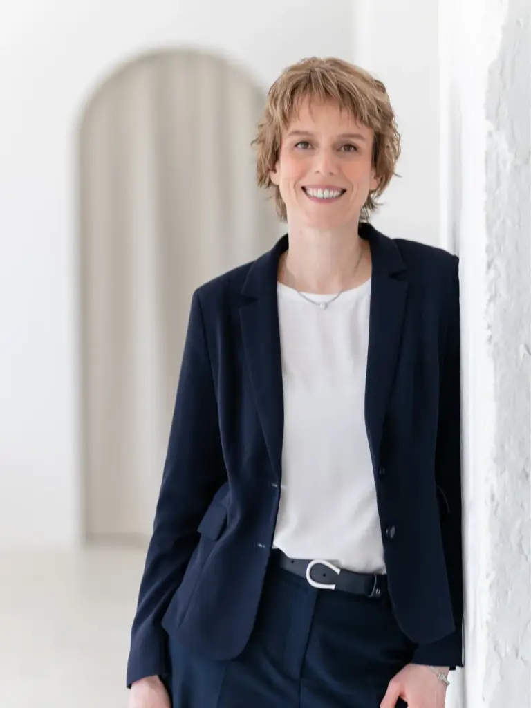 Porträt von Dr. Julia Jonas, Rechtsanwältin und Notarin in Schenefeld bei Itzehoe